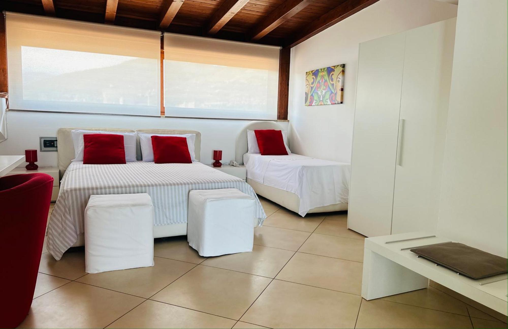 Riviera Ionica Aparthotel Santa Teresa Di Riva Exterior photo