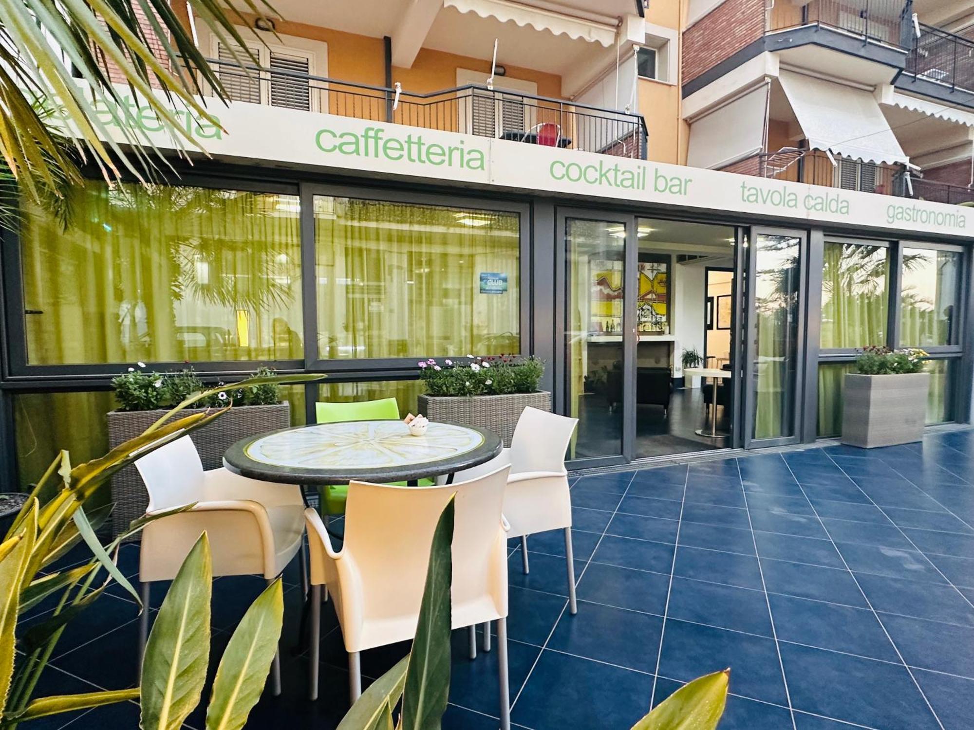 Riviera Ionica Aparthotel Santa Teresa Di Riva Exterior photo