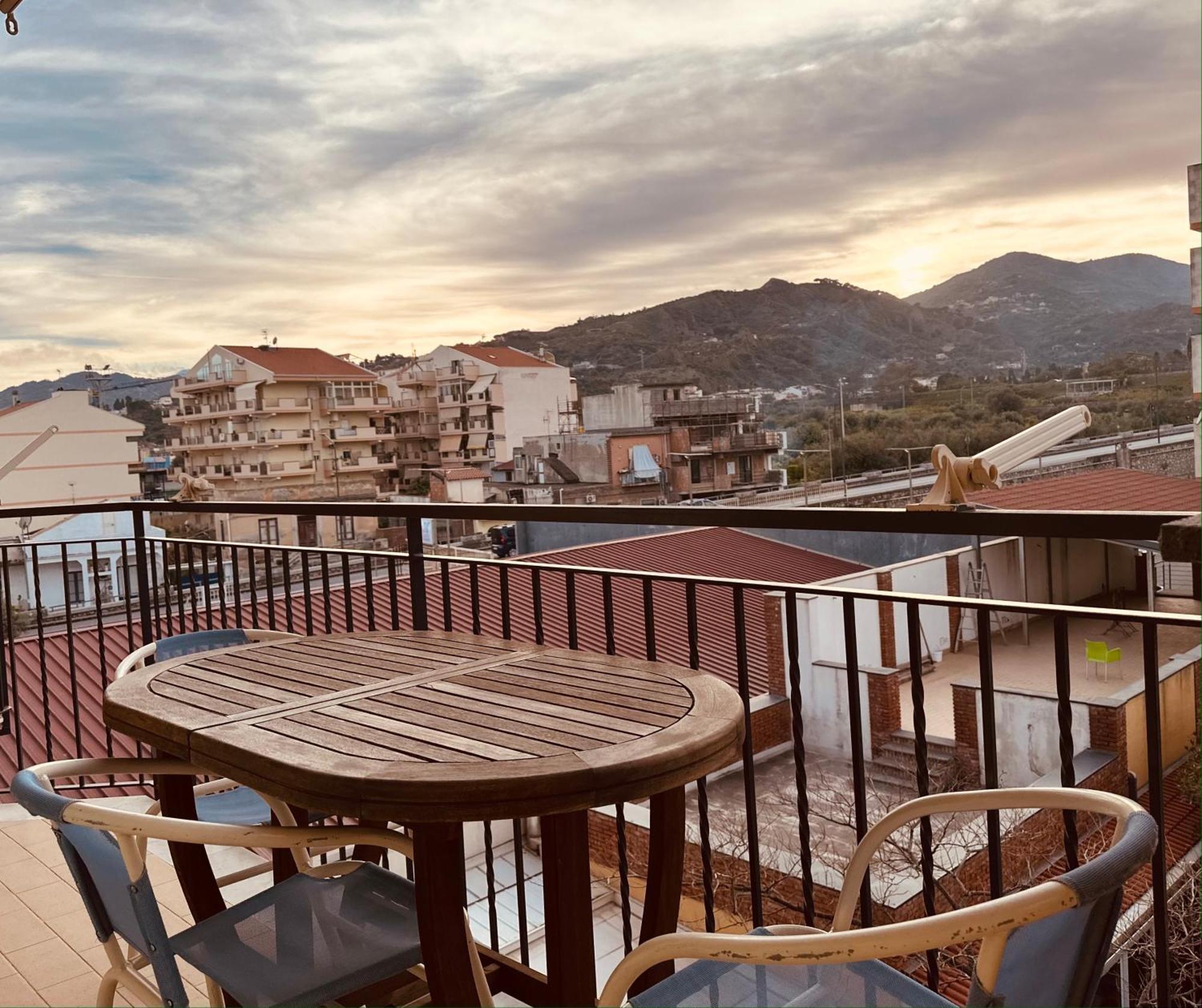 Riviera Ionica Aparthotel Santa Teresa Di Riva Exterior photo